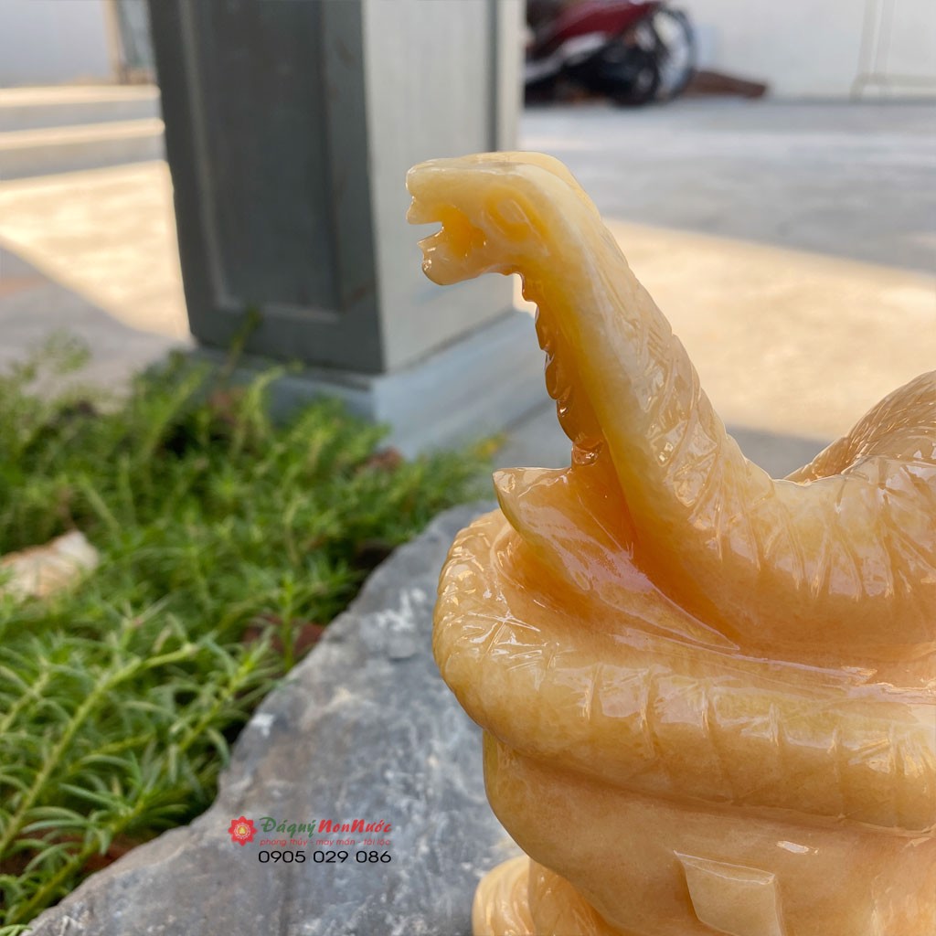 Tượng đá rắn 12 con giáp phong thủy đá ngọc hoàng long 15cm đá Non Nước