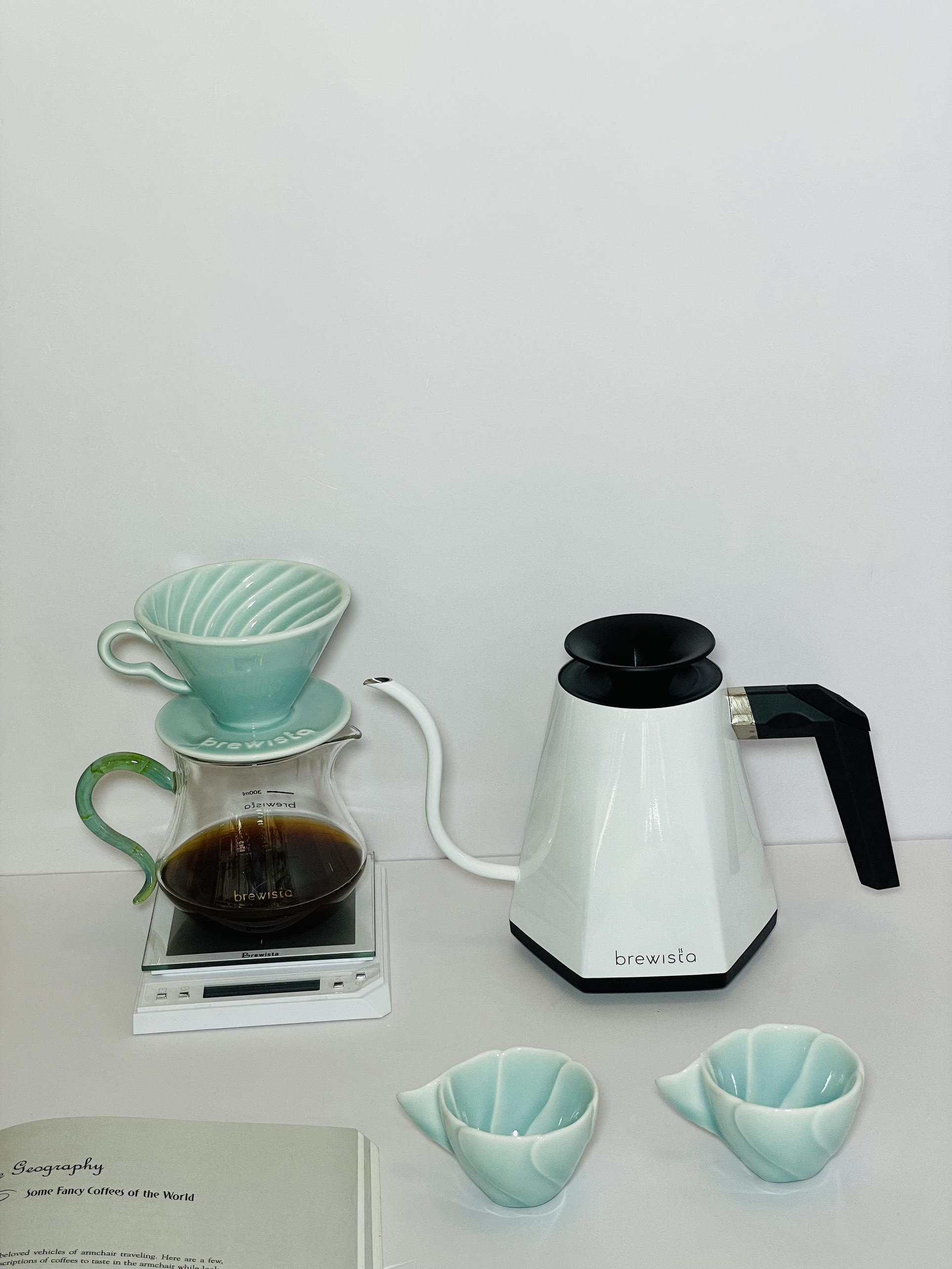 Phễu lọc cà phê V60 sứ cao cấp Brewista Dripper - Màu xanh ngọc