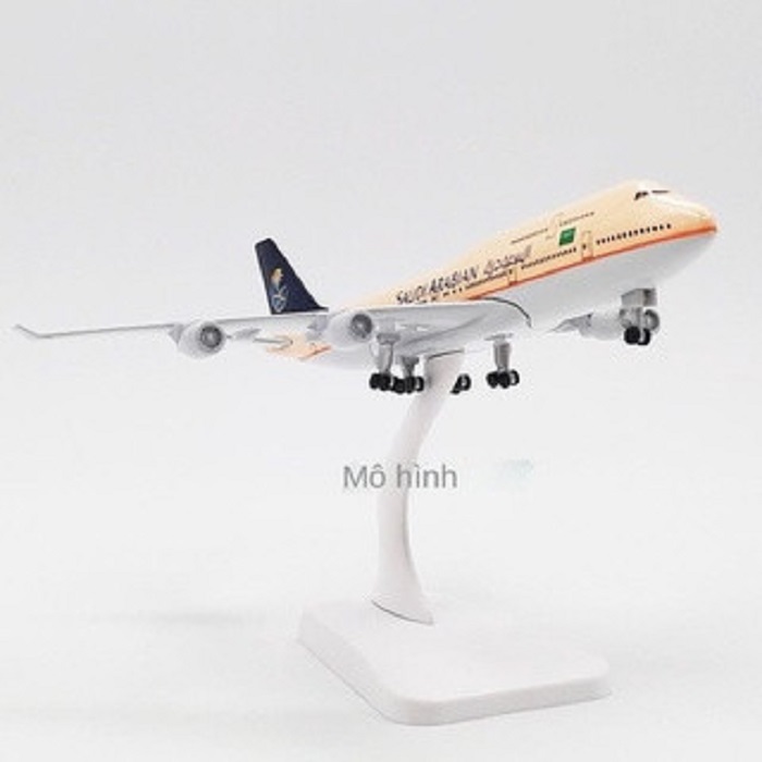 Mô hình máy bay tĩnh B747 Saudi Arabian Air 20cm có bánh xe
