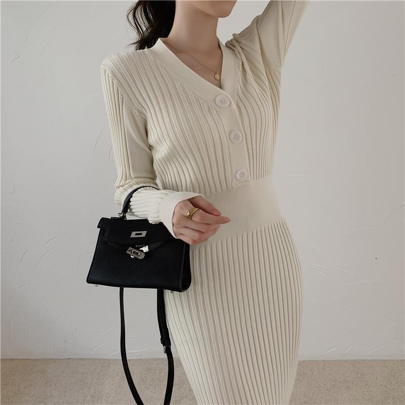 Đầm len nữ Body dáng dài cổ chữ V cài cúc màu đen màu be trắng váy len dự tiệc dài tay ôm sát sành điệu cá tính