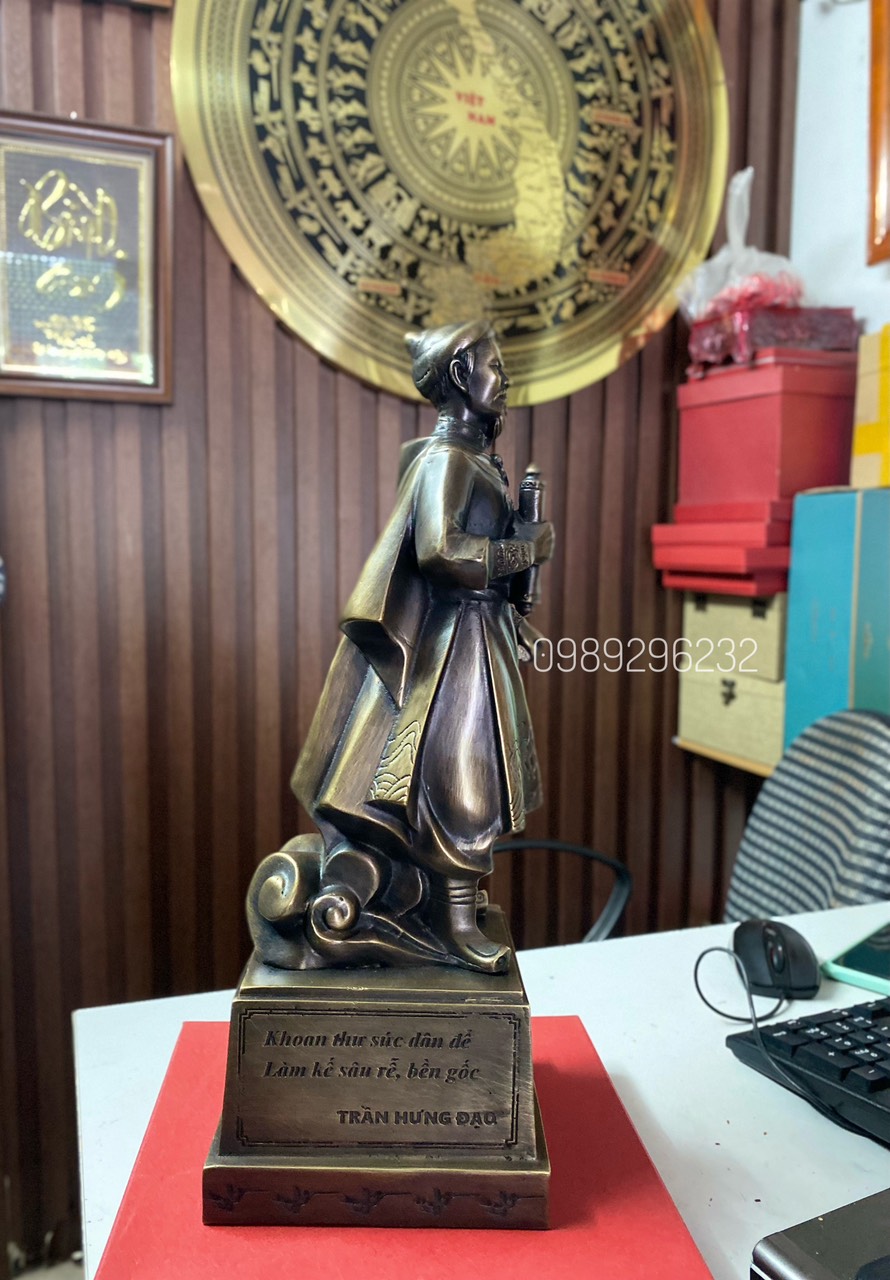 Tượng Hưng Đạo Đại Vương Trần Quốc Tuấn bằng đồng hun cao 40cm