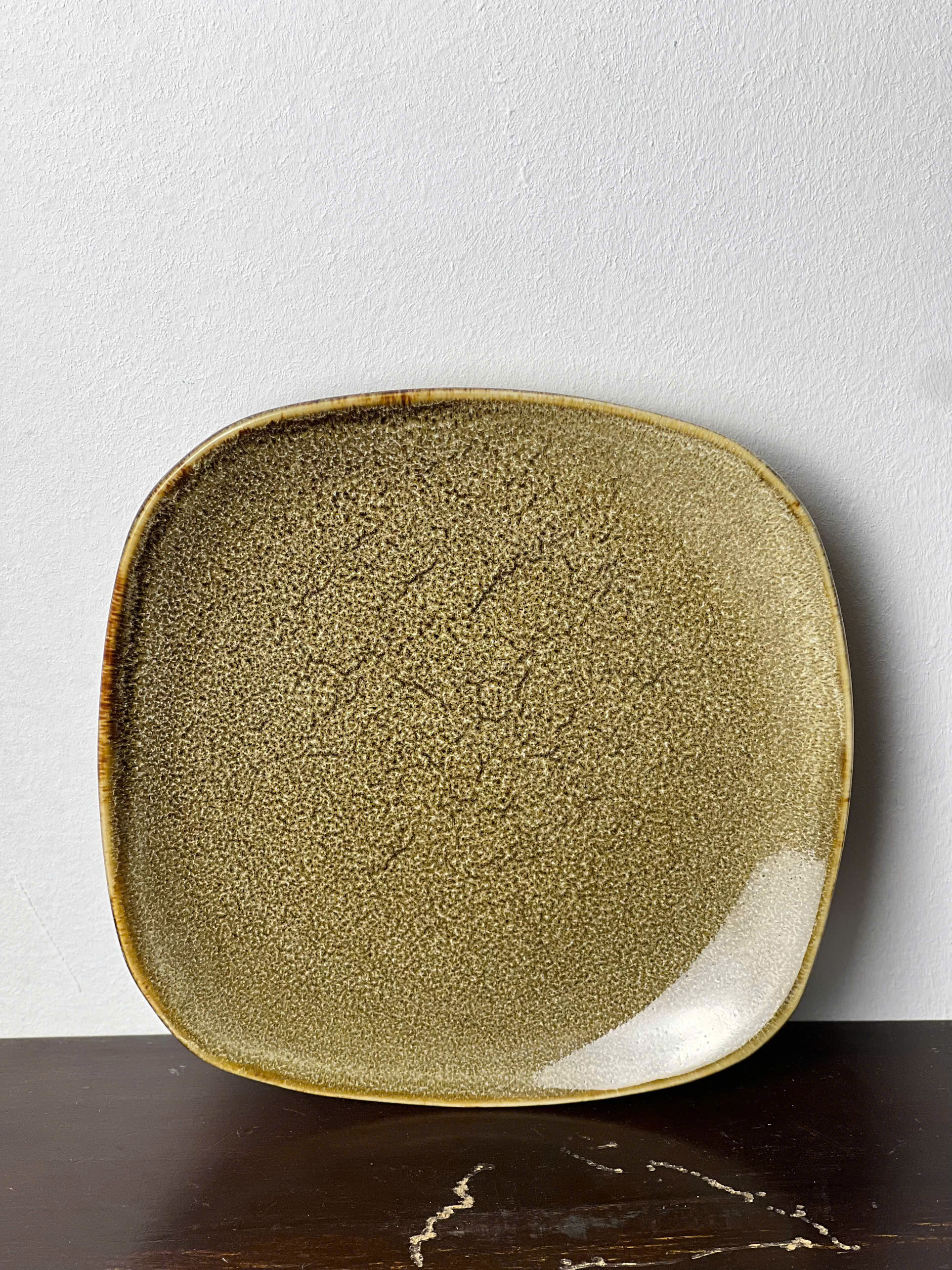 Đĩa vuông ảo gấm vàng hỏa biến chuyên dùng cho nhà hàng, thủ công bởi Nghệ Nhân Gomie Bát Tràng,an toàn sức khỏe