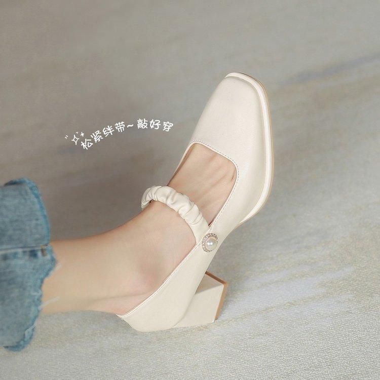 Fashionable Square Line Buckle Thick High Heel Pump for Women