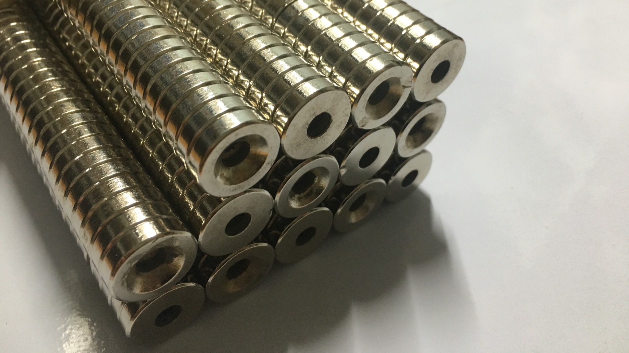 Bộ 10 viên Nam châm đất hiếm 15x5 lỗ 5mm