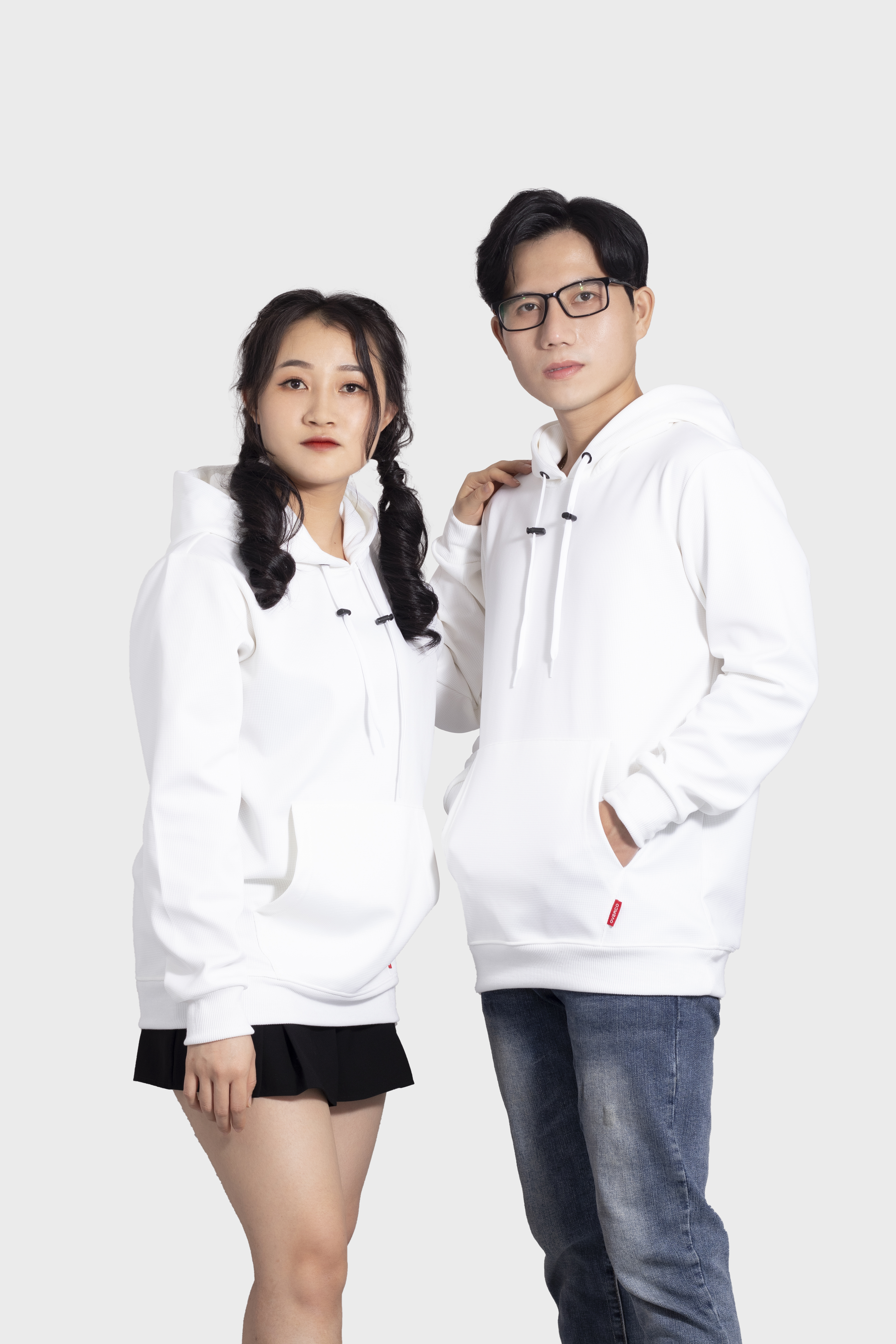 Áo khoác hoodie Overco kiểu dáng basic màu trắng