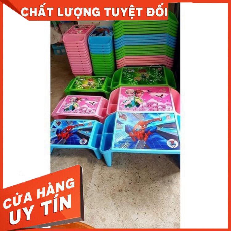 Bàn Học Nhựa Việt Nhật Cho Bé Có Ngăn Để Bút viết – nhiều màu cho bé lựa chọn