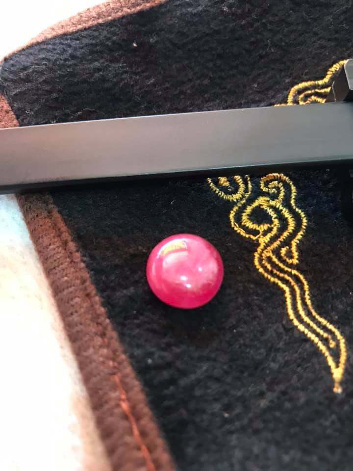 MẶT NHẪN ĐÁ RUBBY HỒNG VIÊN TRÒN TO ĐẸP LÀM NHẪN HAY MẶT DÂY CHUYỀN  Size ĐK 13MM X DẦY 5MM  MÀU HỒNG VIÊN ĐÁ TRÒN MẠNG HỎA THỔ Ạ