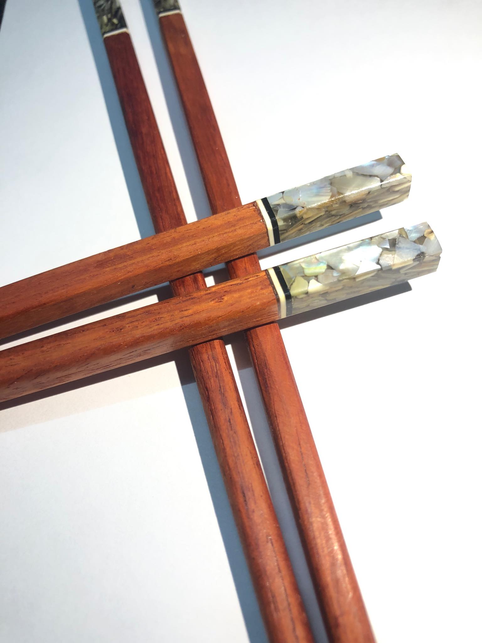 Bộ 10 đôi đũa ăn gỗ Trắc tự nhiên đầu cẩn trai biển ĐEN