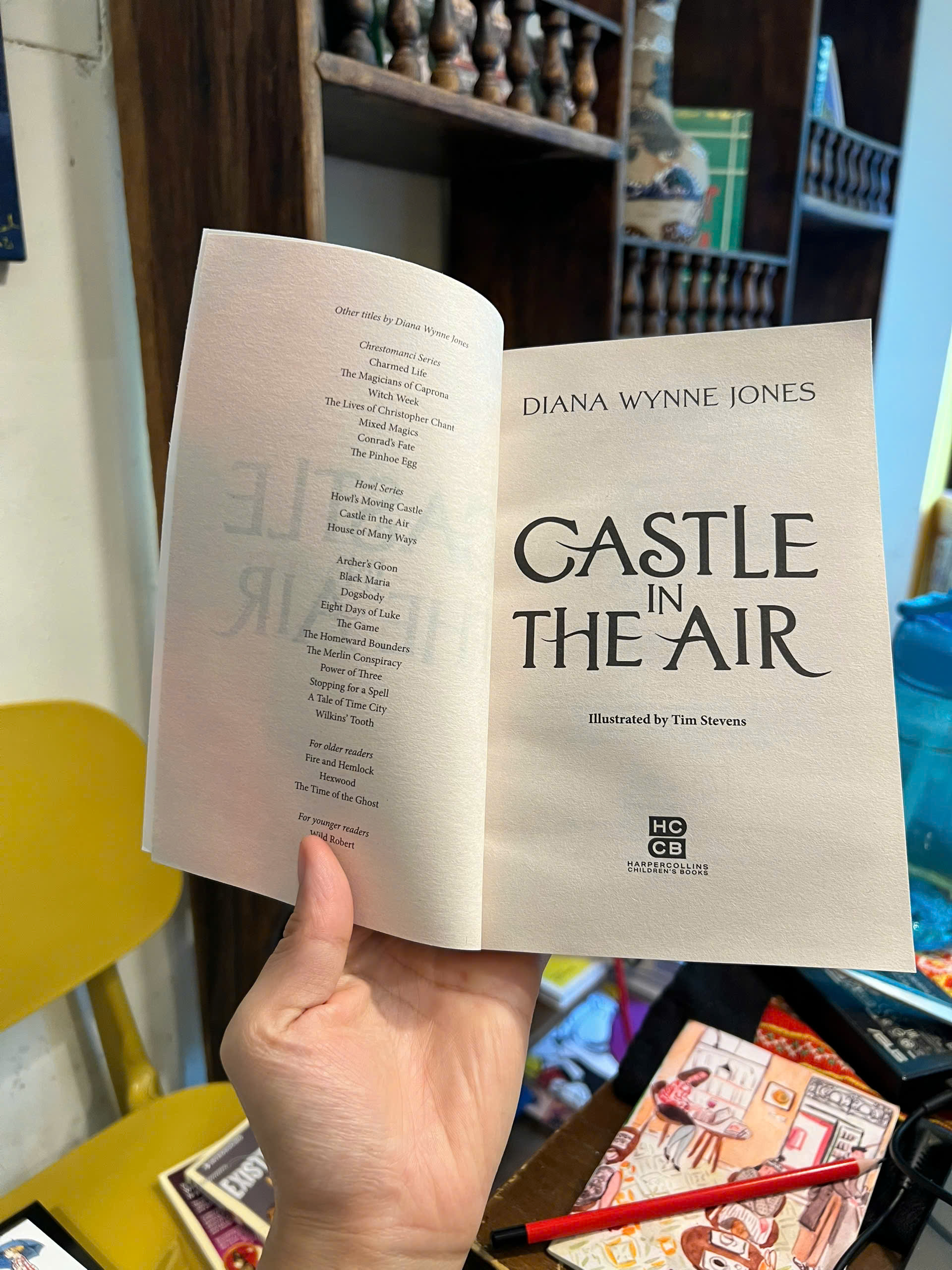 Sách - Castle In The Air by Diana Wynne Jones | Fantasy / Young Adult / Ngoại văn Nhập khẩu UK