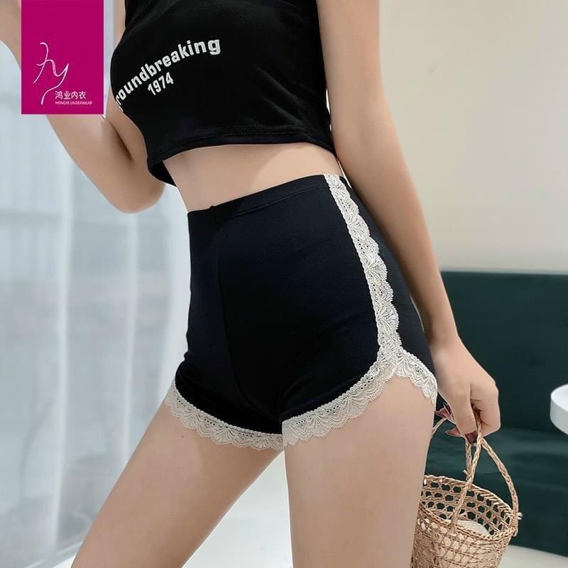 Quần đùi cotton mặc trong váy