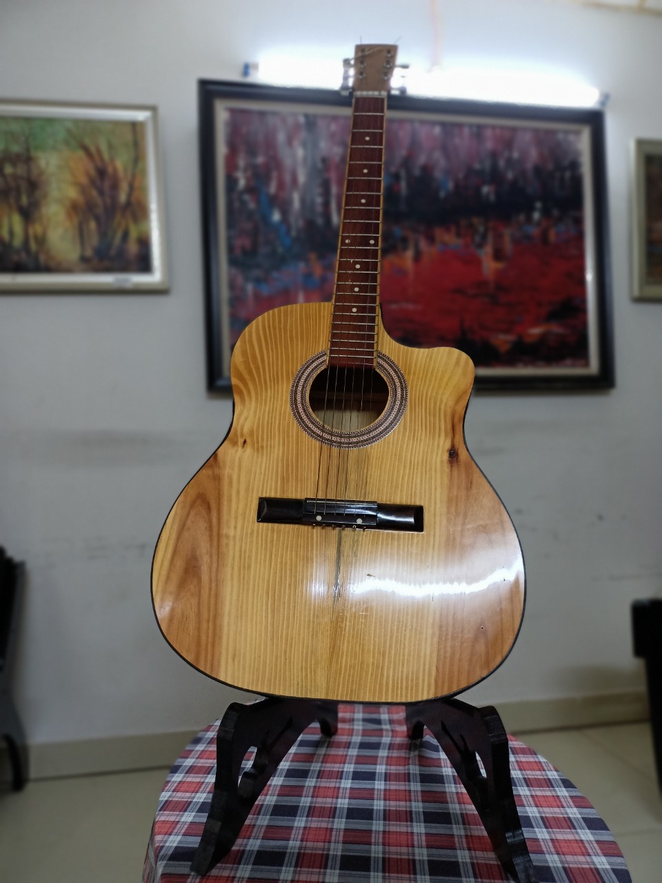 KỆ ĐÀN GUITAR BẰNG GỖ GIÁ ĐỂ ĐÀN GUITAR 01