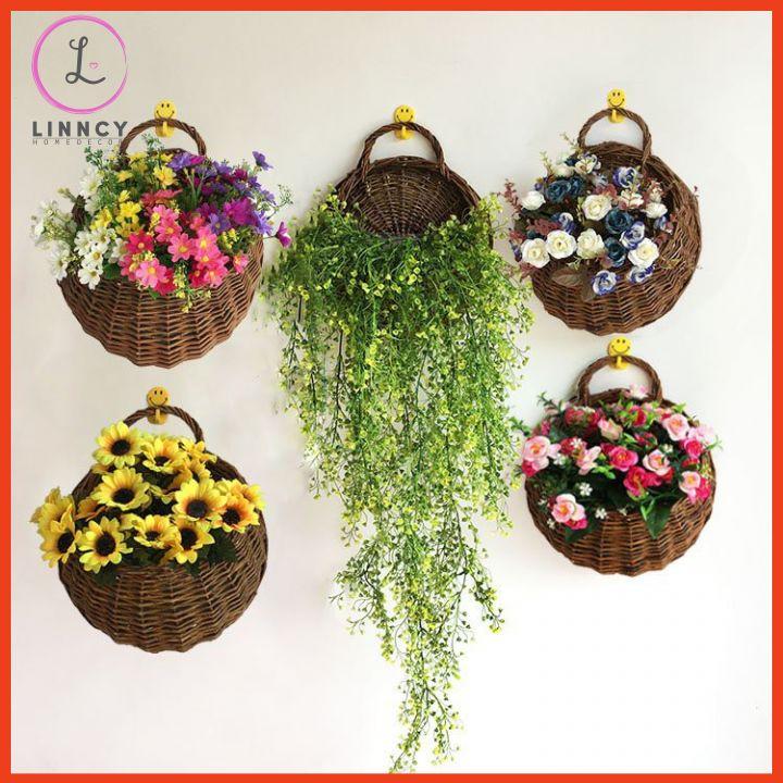 Hoa giả - giỏ hoa lụa treo tường mây tre đan nhiều mẫu trang trí nhà cửa, cửa hàng, văn phòng, lớp học