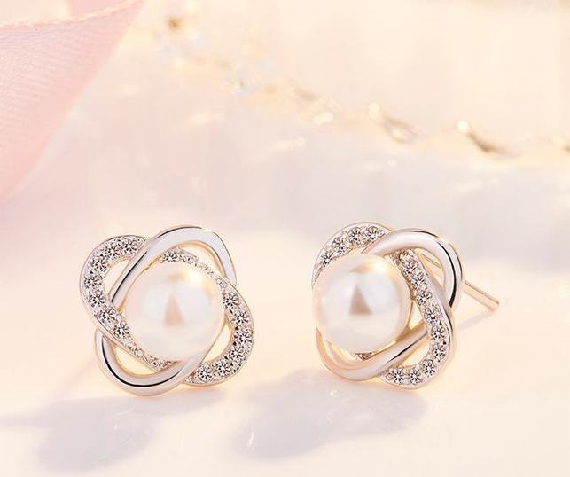 Bông tai ngọc trai đính đá phong cách Hàn Quốc