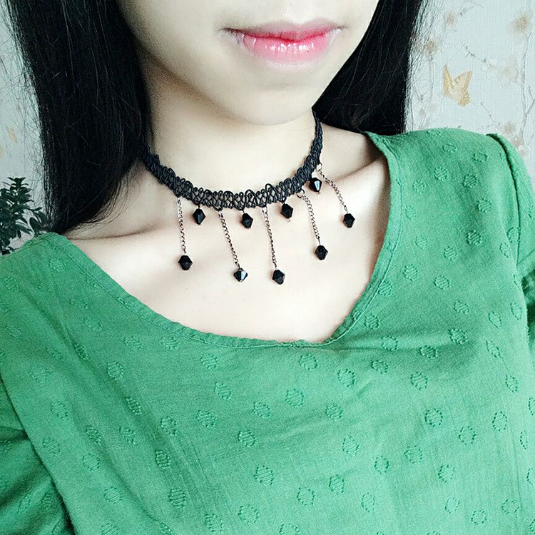 Vòng cổ choker chuỗi hạt ấn tượng