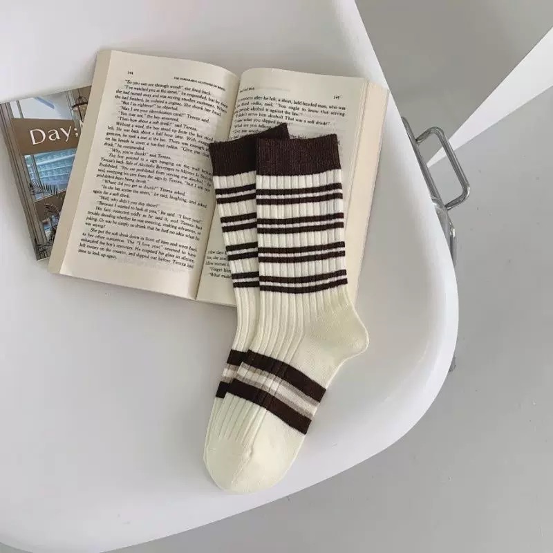 SET 5 ĐÔI TẤT NỮ GẤU KẺ CAO CỔ DỄ THƯƠNG DÀNH CHO NỮ