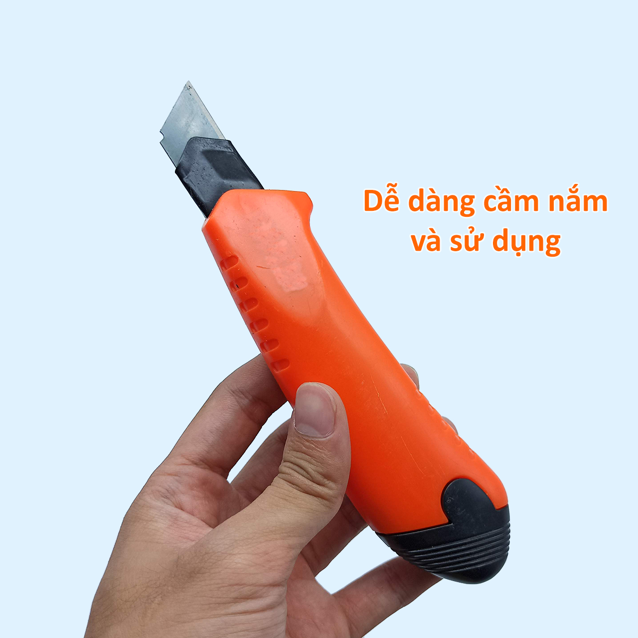 Dao rọc giấy bản rộng 18mm tặng kèm hộp 5 lưỡi