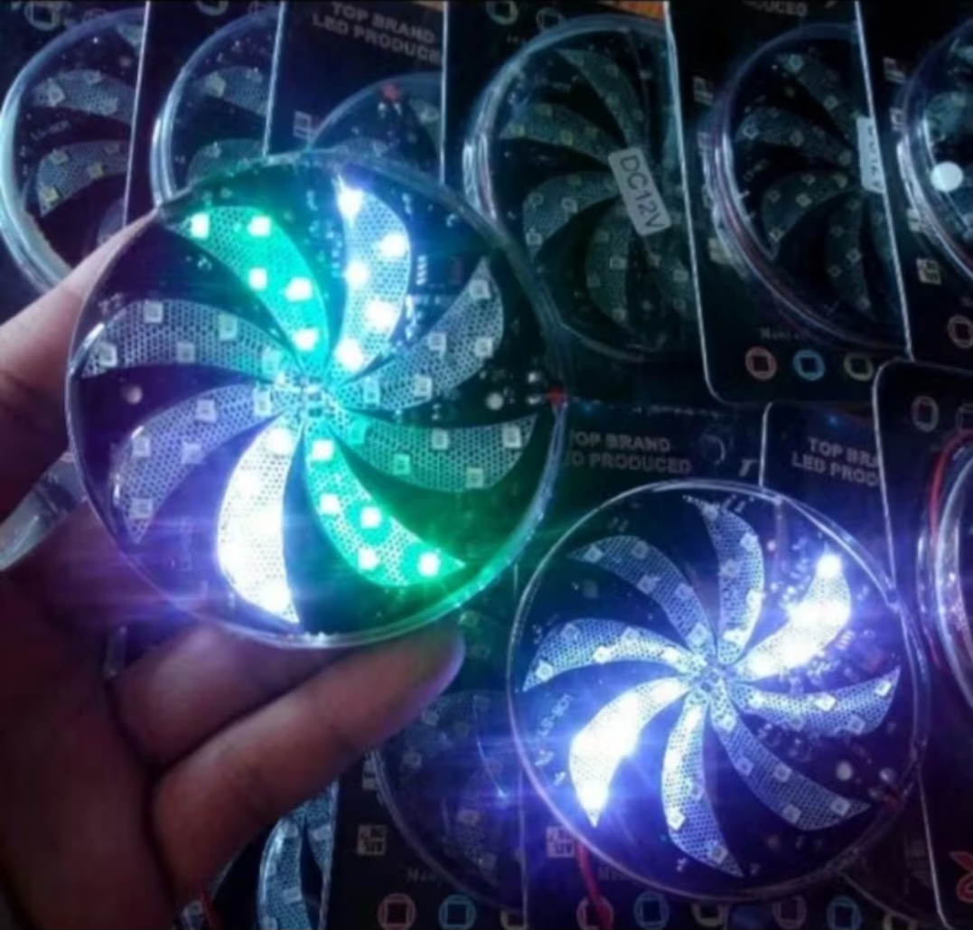 1 ĐÈN LED TRANG TRÍ XE MÁY ÔTÔ XE ĐIỆN XOAY CHONG CHÓNG HIỆU ỨNG MÀU SẮC CỰC ĐẸP MẪU MỚI