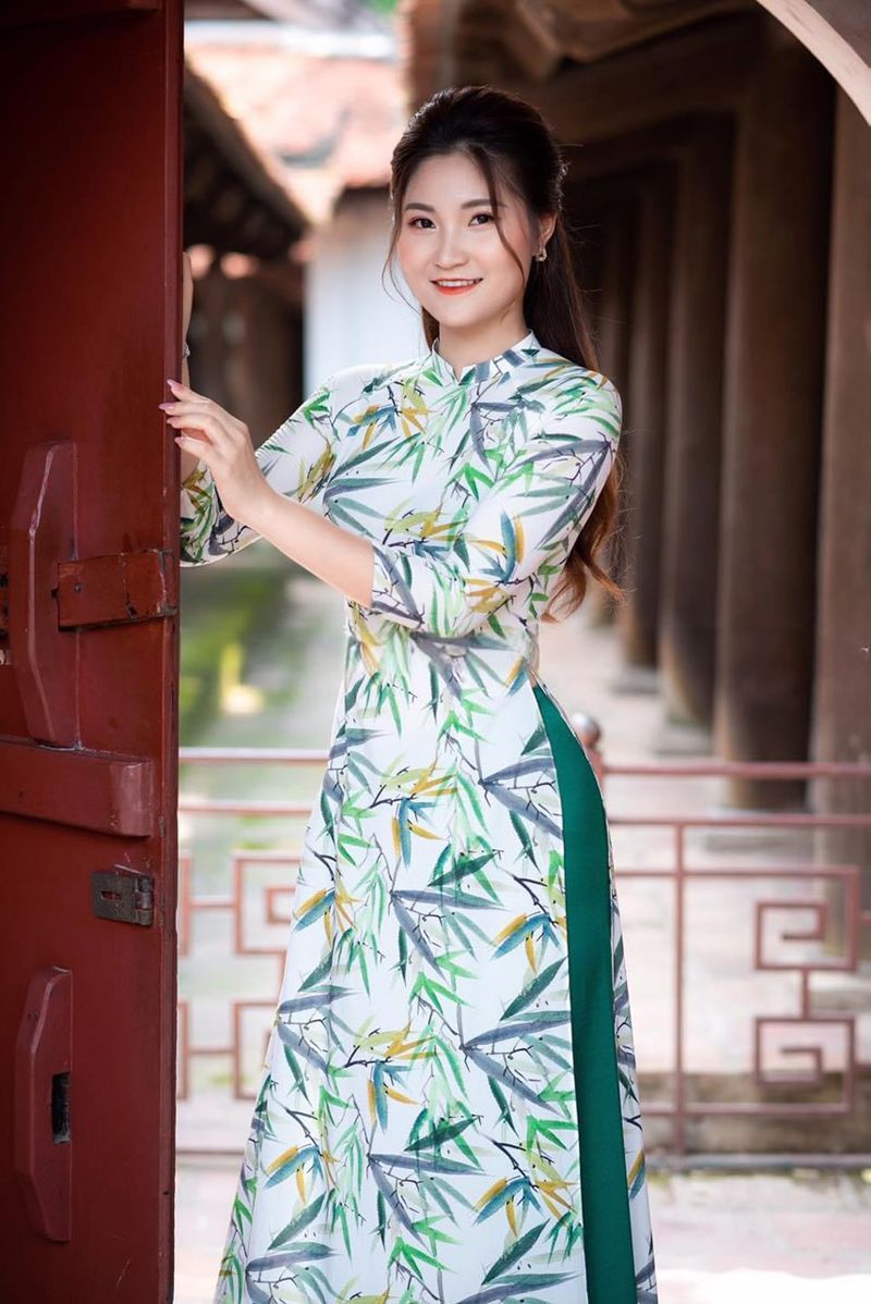 Set áo dài truyền thống tay dài họa tiết lá trúc