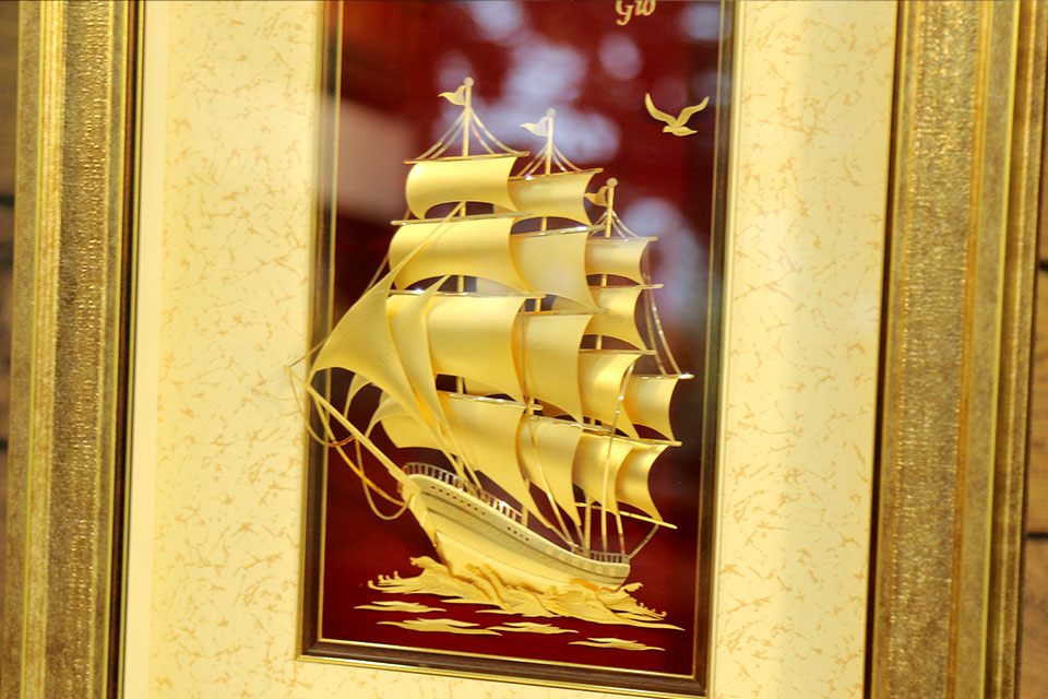 Quà tặng Tân gia - Tranh thuyền thuận buồm xuôi gió vàng lá 24k