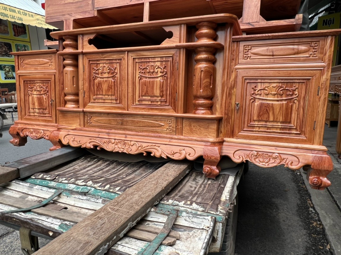 Kệ tivi gỗ hương đá chạm khắc hoa văn tinh xảo 2M2