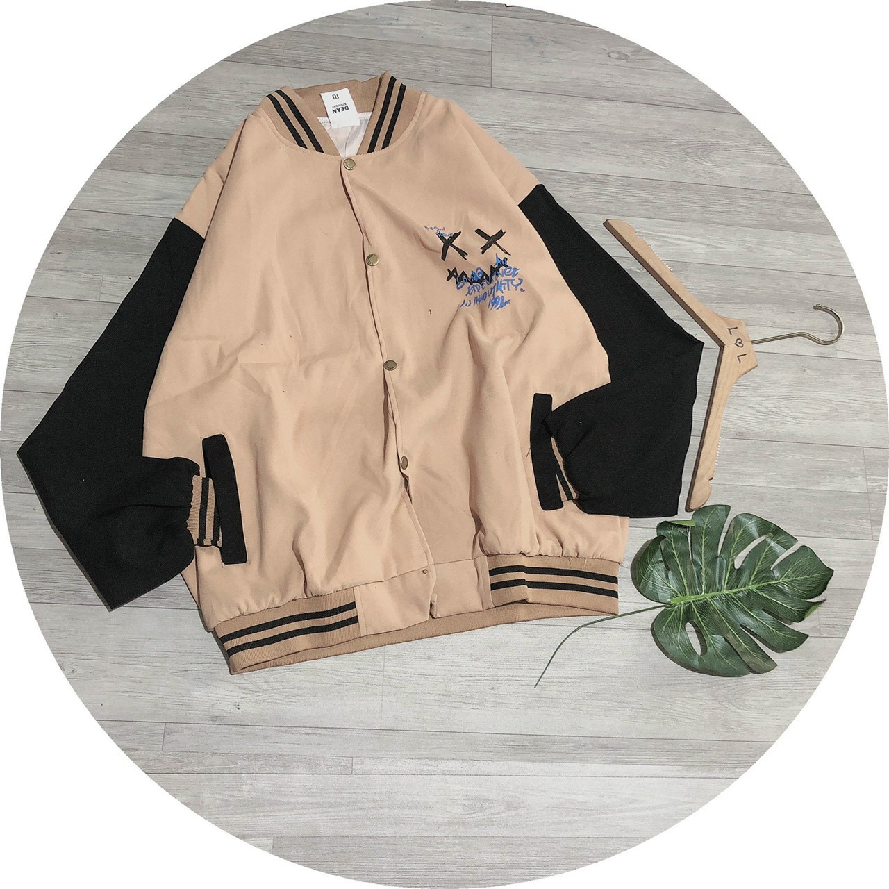 Áo khoác bomber nhung tăm cúc bấm thêu form rộng ulzzang, Áo khoác nhung kiểu bomber thêu hình icon mặt cười, Áo jacket varsity unisex nam nữ mẫu mới hot trend, áo khoác nam, áo khoác bóng chày, áo khoác nữ, áo khoác cặp đôi