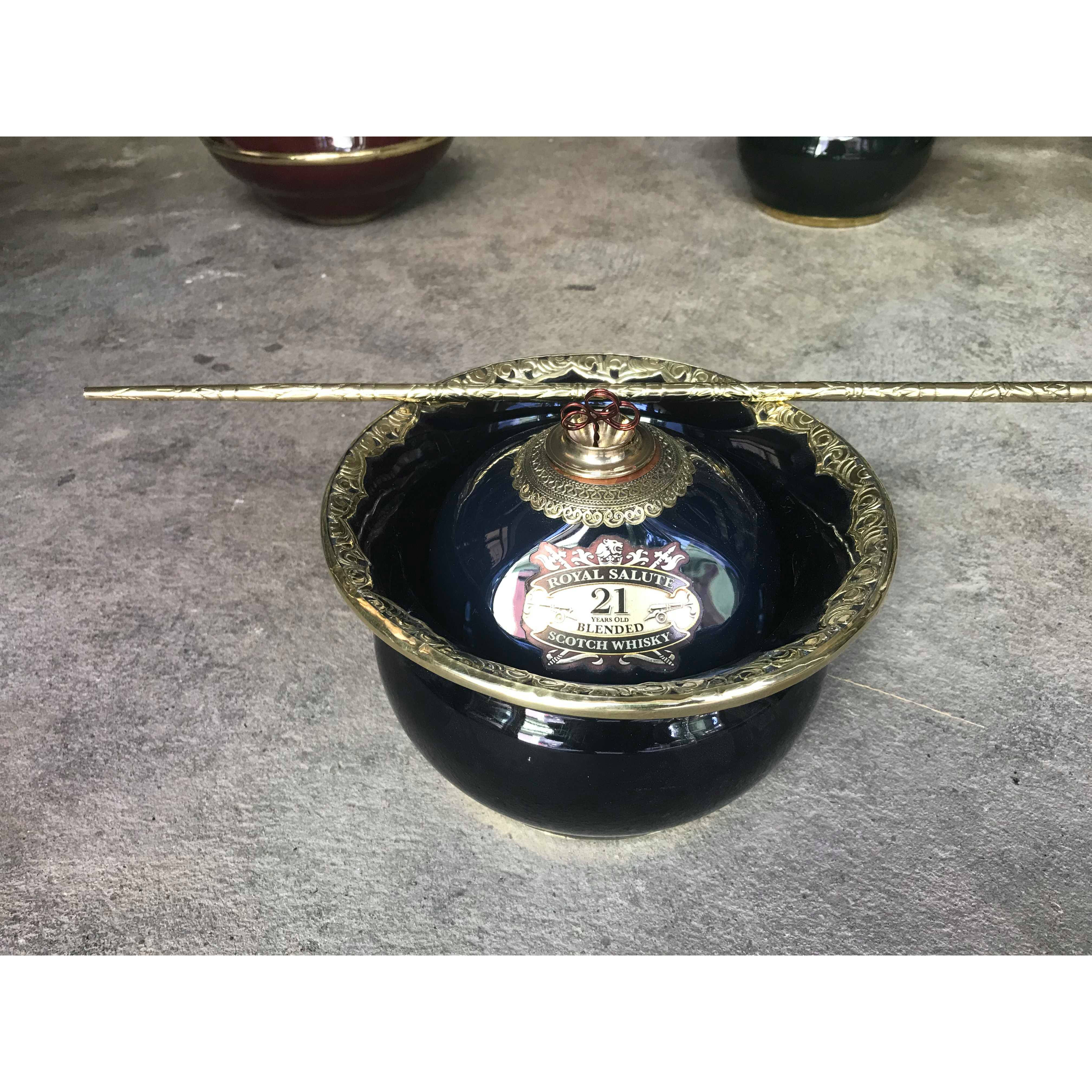 Bát dáng thắt chivas 21 bọc đồng màu lam