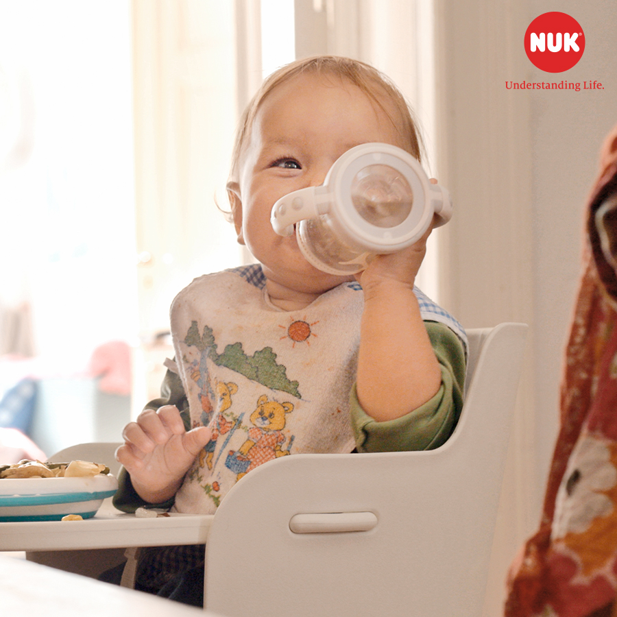 Bình Tập Uống PP Mickey Nuk NU12926 - Màu Ngẫu Nhiên