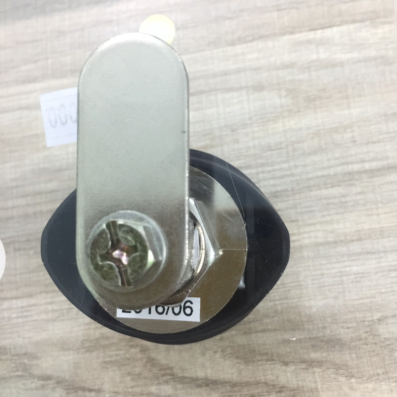 Khóa tủ mật mã cho tủ dày dưới 15mm 3 số không chìa 22mm Reallocks RL9047-07 Keyless