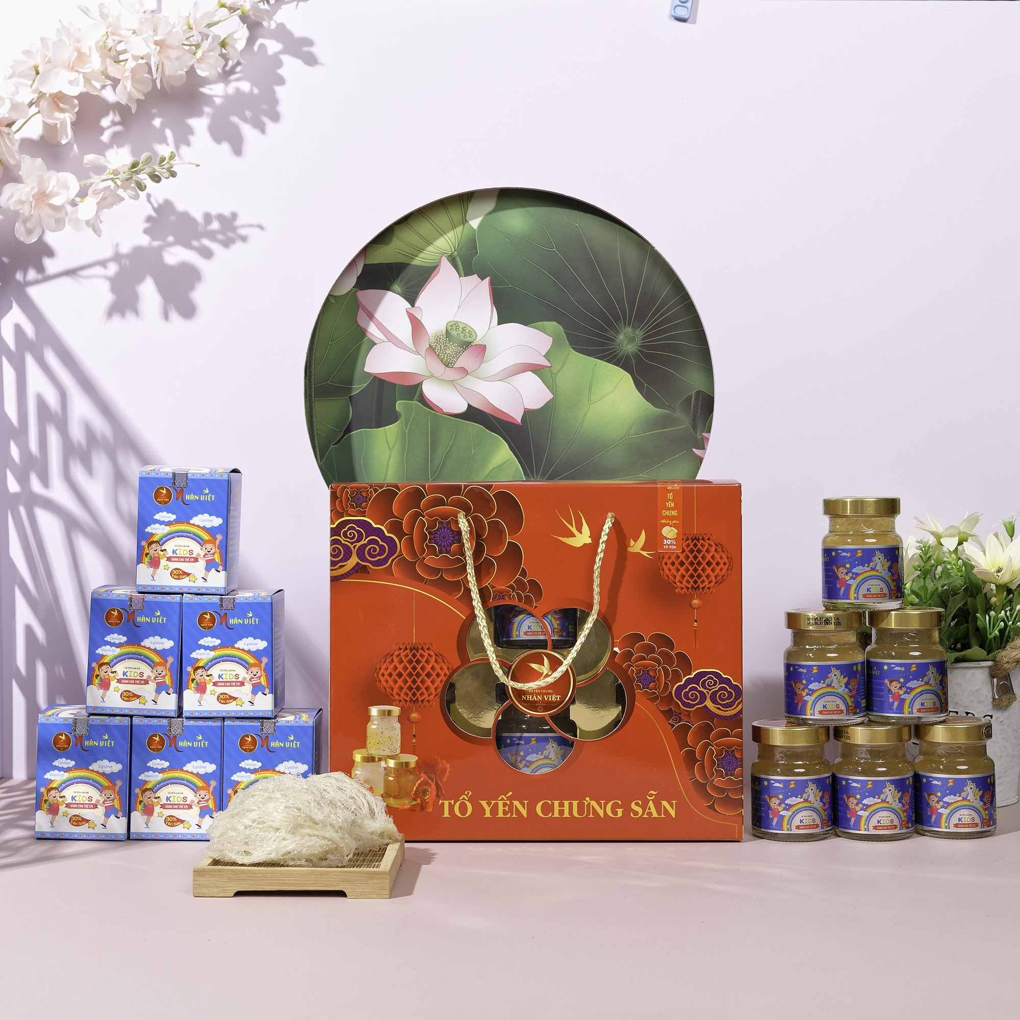Hộp Quà 6 Hũ Yến Sào Cho Bé Nhân Việt Kids 30% Yến Giúp Bé Ăn Ngon, Cao Lớn Hũ 70ml