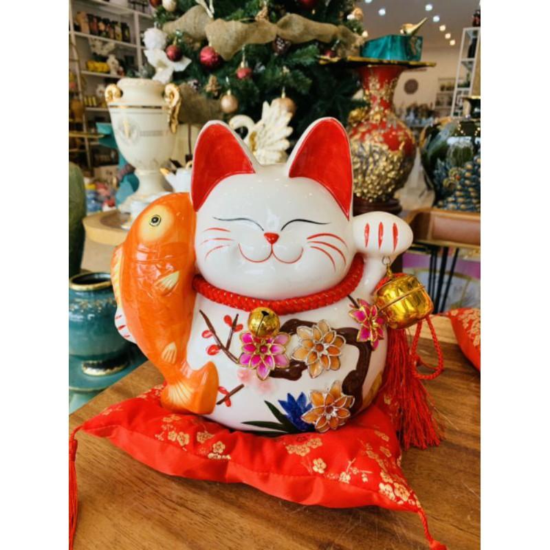 Mèo may mắm không vẫy