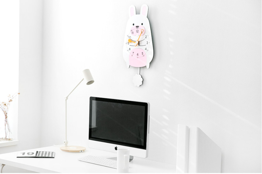 Đồng hồ treo tường trang trí kim trôi hình con thỏ màu hồng trắng - Rabit wall clock