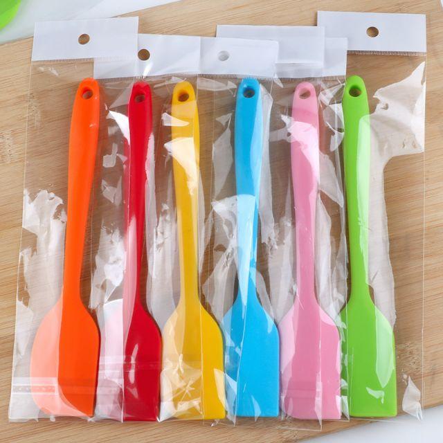 Dụng cụ làm bánh: Spatula phới trộn bột, phới dẹt silicon , muôi lật thức ăn