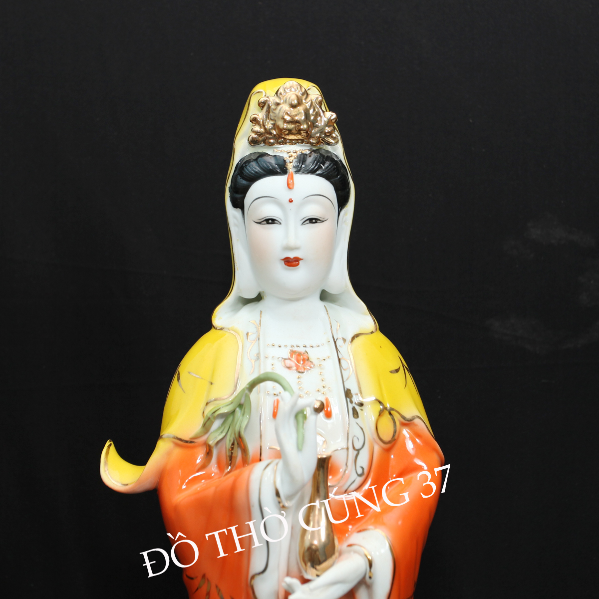 TƯỢNG QUAN ÂM ĐỨNG NGŨ SẮC - MEN SỨ