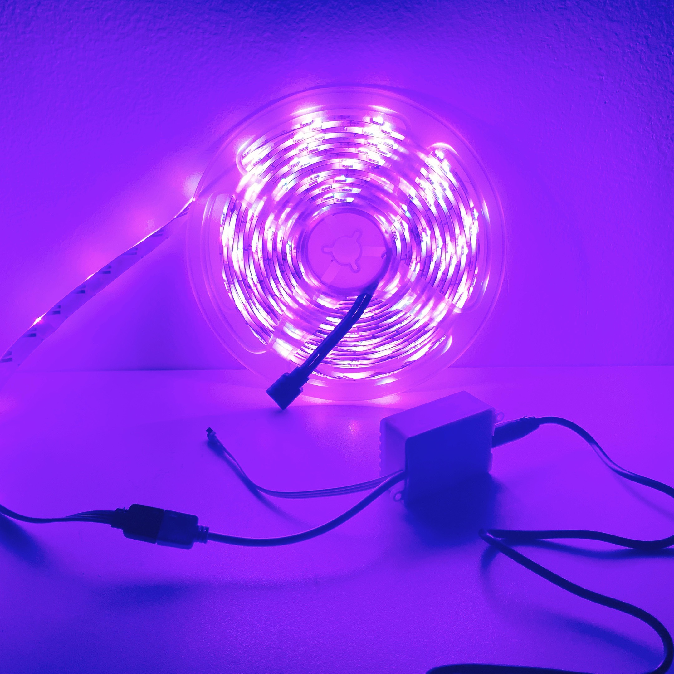 Bộ đèn Led dây dán RGB trang trí phòng, quay tiktok, chụp ảnh, quay video đẹp lung linh dài 5m kèm remote điều khiển - Hàng chính hãng