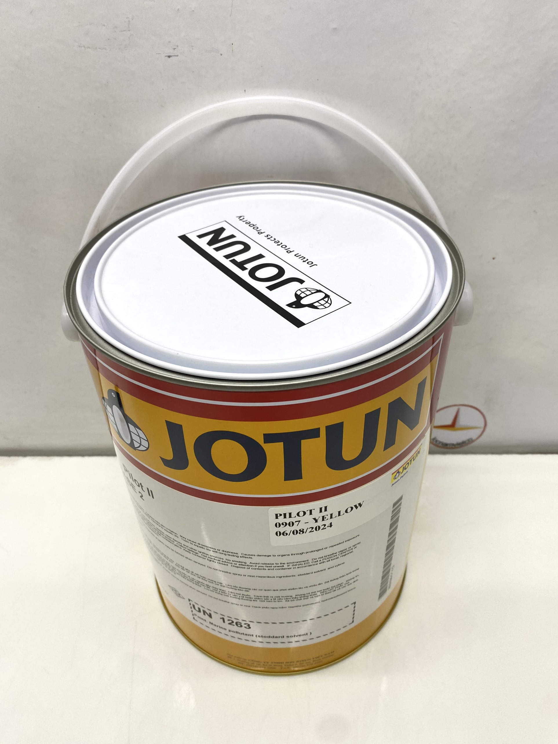 Sơn Jotun Pilot 2 Base 5 màu Yellow 0907 (Vàng) 5L/lon