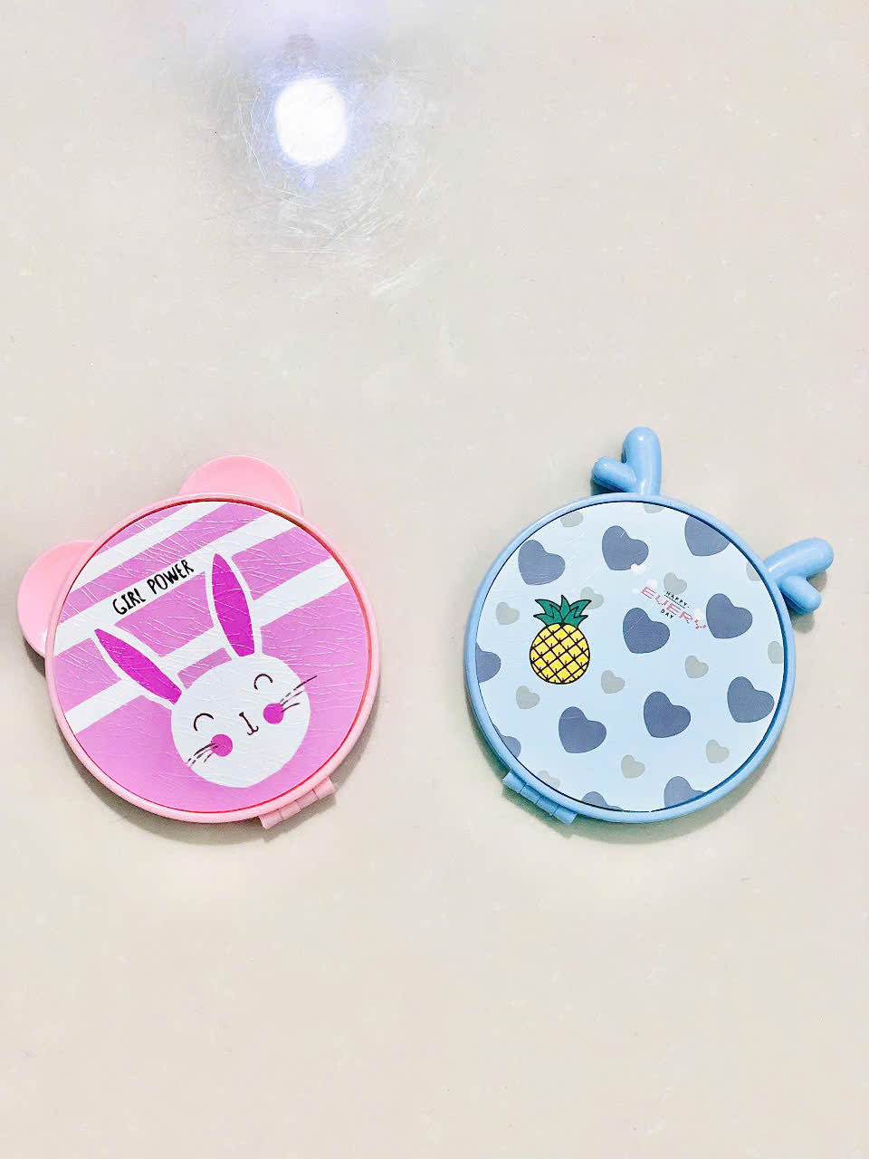 Gương Trang Điểm Mini Gấp Gọn Họa Tiết - Phù Hợp Mang Đi Mọi Lúc, Giao Màu Ngẫu Nhiên - HÀNG CHÍNH HÃNG MINIIN