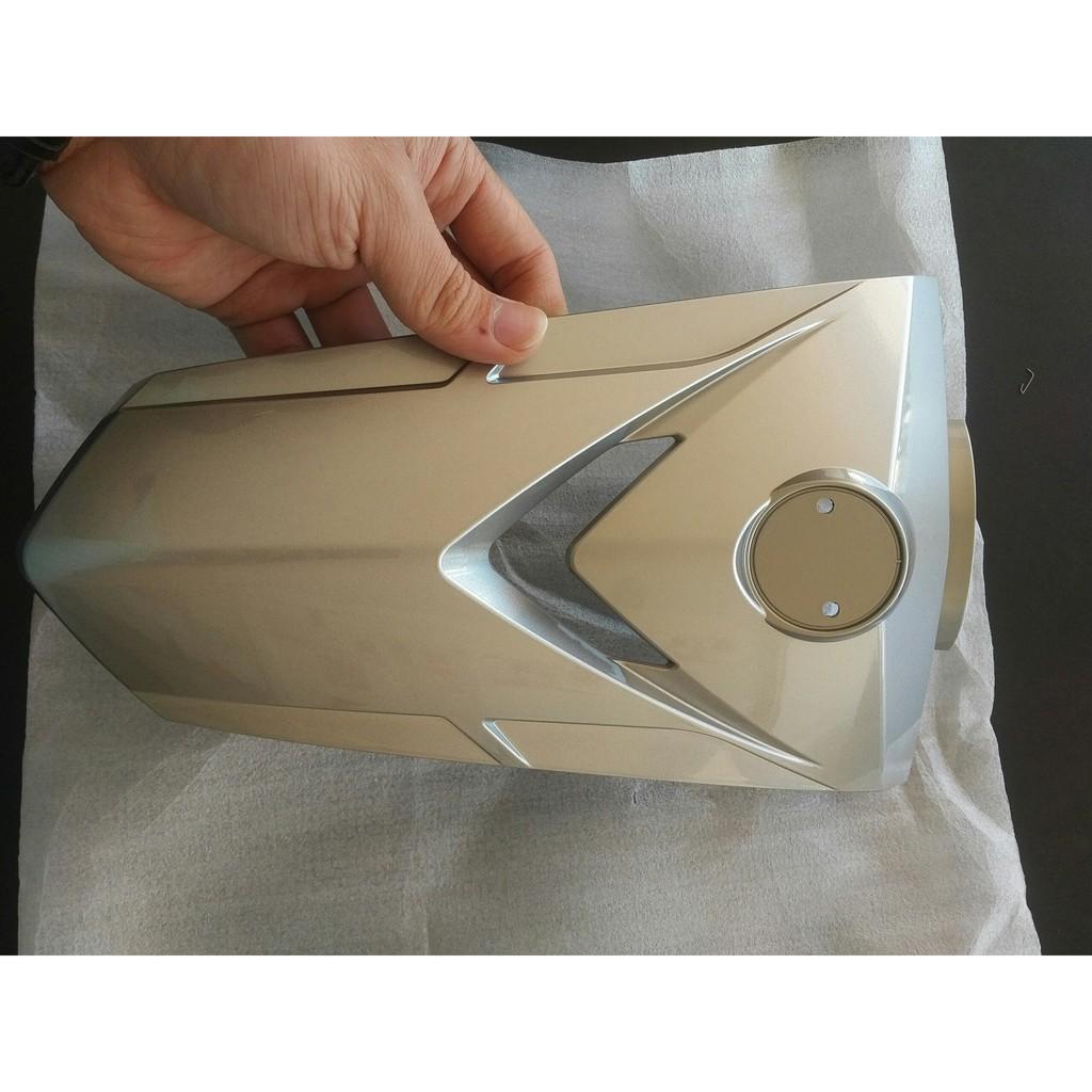 Mặt nạ gắn xe Sirius màu bạc