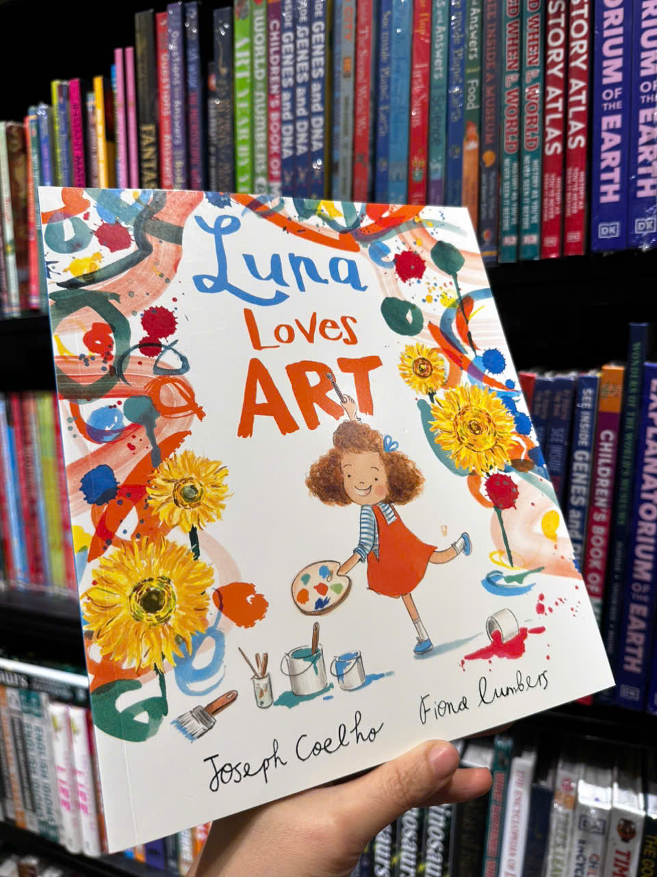 Sách - Luna Loves Art by Joseph Coelho - Sách ngoại văn, sách thiếu nhi tiếng Anh, bìa mềm, nhập khẩu UK