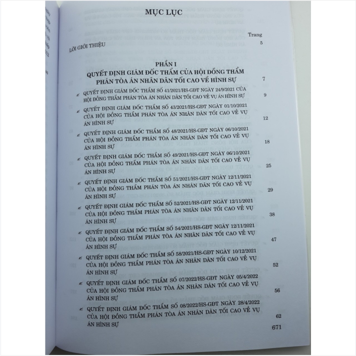 Sách Tuyển Tập Các Quyết Định Giám Đốc Thẩm Của Hội Đồng Thẩm Phán Tòa Án Nhân Dân Tối Cao về Hình Sự, Dân Sự, Kinh Doanh Thương Mại (từ năm 2017 đến năm 2023) - V2206TP