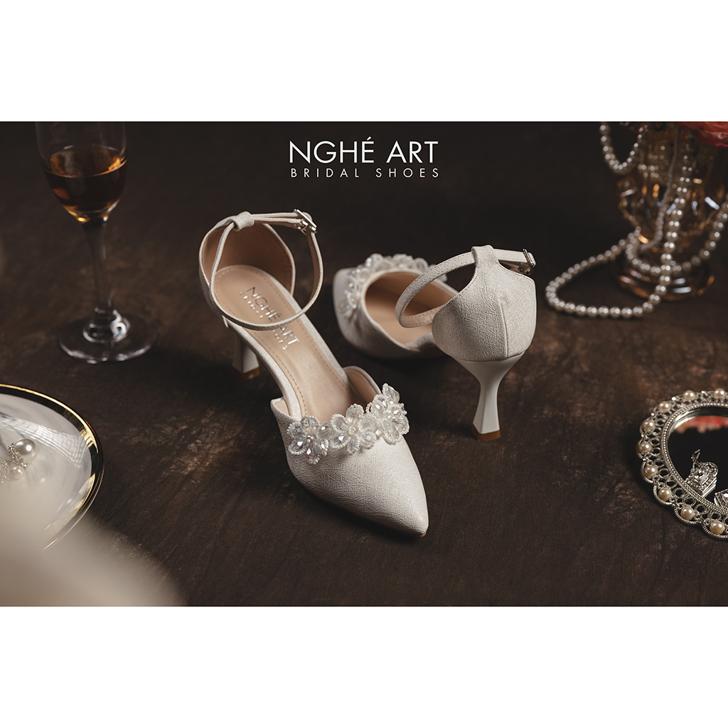 Giày cưới Nghé Art cánh hoa pha lê 445