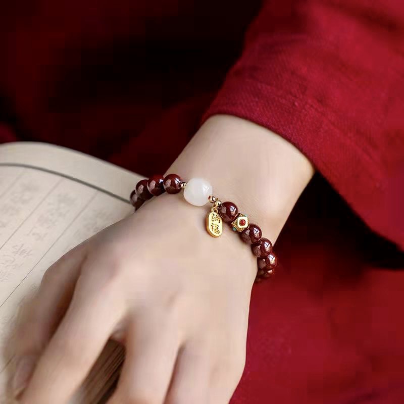 VÒNG TAY CHUỖI HẠT ĐÁ ĐỎ BÌNH AN , TÀI LỘC