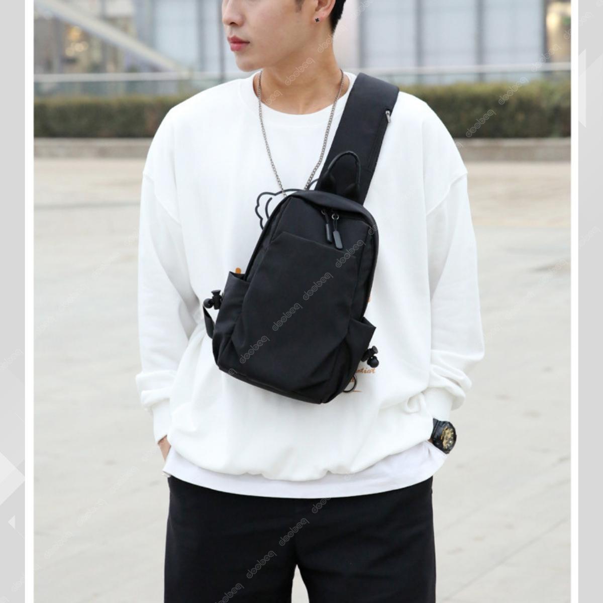 Túi đeo chéo thiết kế thời trang Doo Bag chất liệu oxford chống nước, chống xước tốt