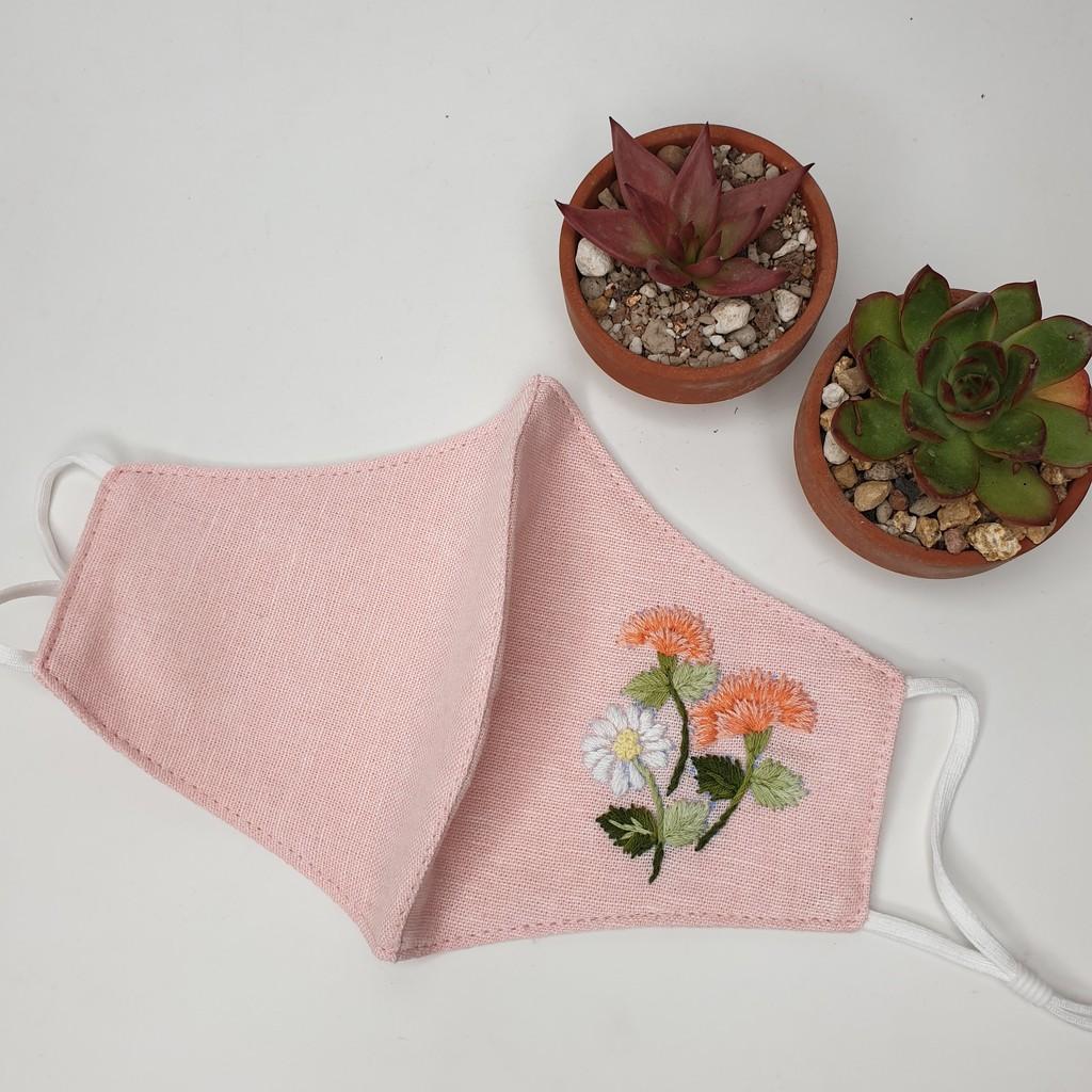 Khẩu trang thêu tay vải linen JL184