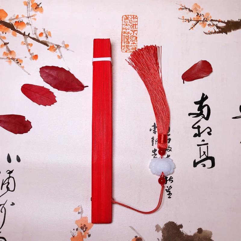 Quạt gỗ cổ trang màu đỏ quạt xếp cầm tay phong cách Trung Quốc