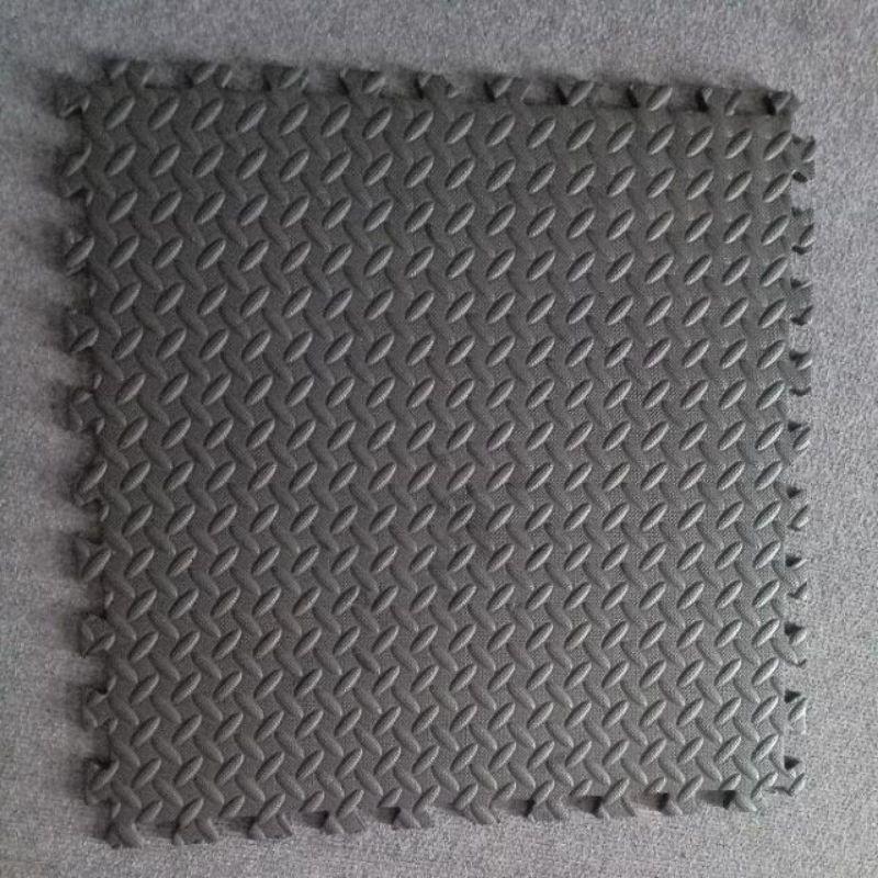 Thảm xốp đen vân khế 60×60×1,2cm