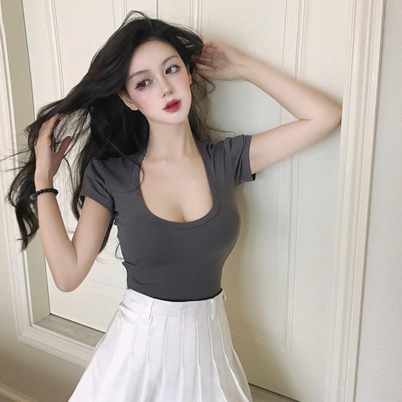 Áo Thun Nữ Cổ Tròn Ngắn Tay Màu Trơn