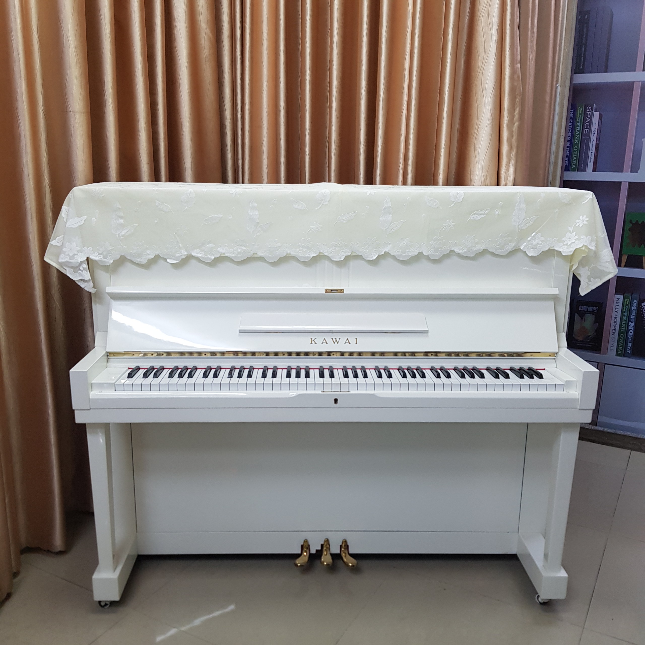 Khăn Phủ Đàn Piano ren trắng họa tiết chiếc lá