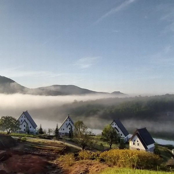 Đà Lạt Wonder Resort 4* - Buffet Sáng, Hồ Bơi Vô Cực, Xe Đưa Đón Trung Tâm, Miễn Phí Tham Quan Vườn Dâu, Vườn Rau, Khách Sạn Bên Hồ Tuyền Lâm Cực Đẹp