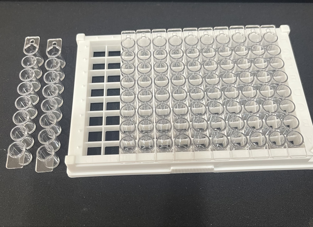 Đĩa elisa 96 giếng (ELISA plate), có thể tách rời, loại 8 trip, gói 1 chiếc - Hãng: Fcombio, EL9608T, nhập khẩu chính hãng