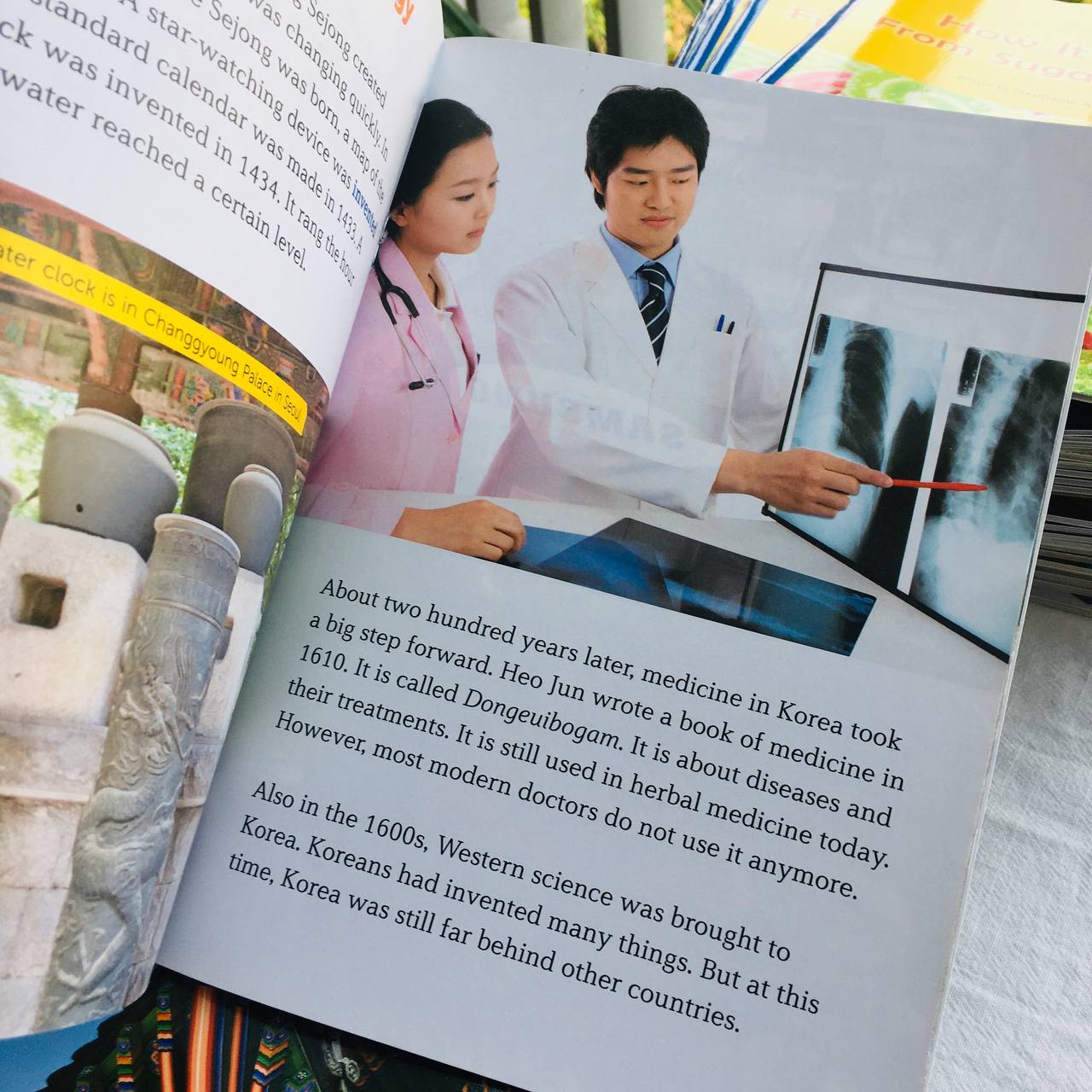 Korea - Leveled Reader with Downloadable Audio - Free Audio - Sách chuẩn nhập khẩu từ NXB Compass